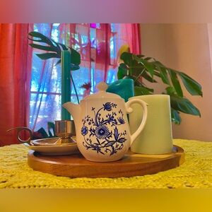 Vintage timeless blue onion mini tea pot🫖☕️